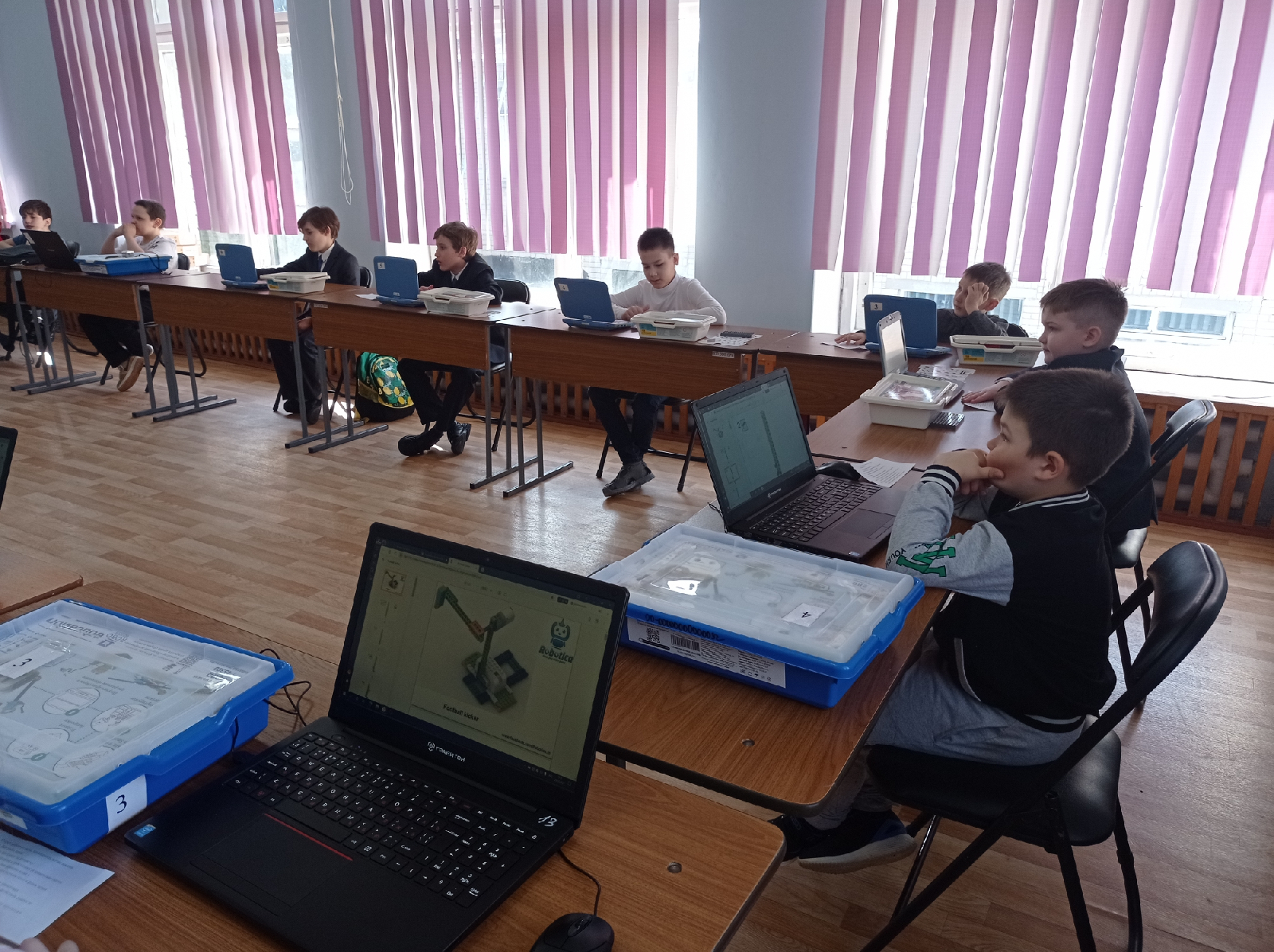 Открытые городские соревнования по робототехнике «RobotLife – 2024»